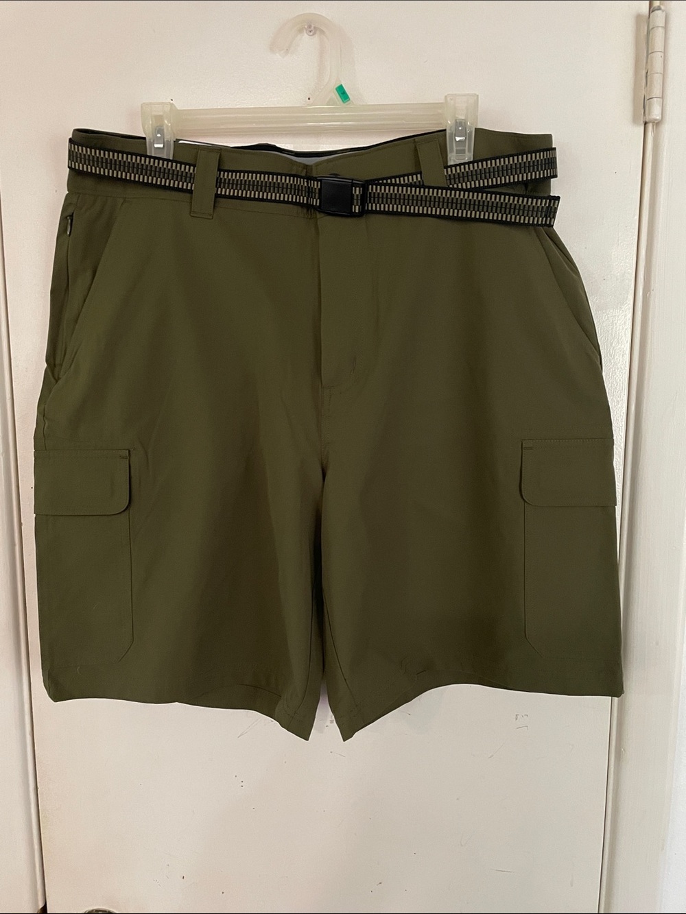 Mens Orvis Tech Cargo Shorts Size 34 NWT